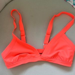 Lululemon Surf to Sand Booster Bikini Top